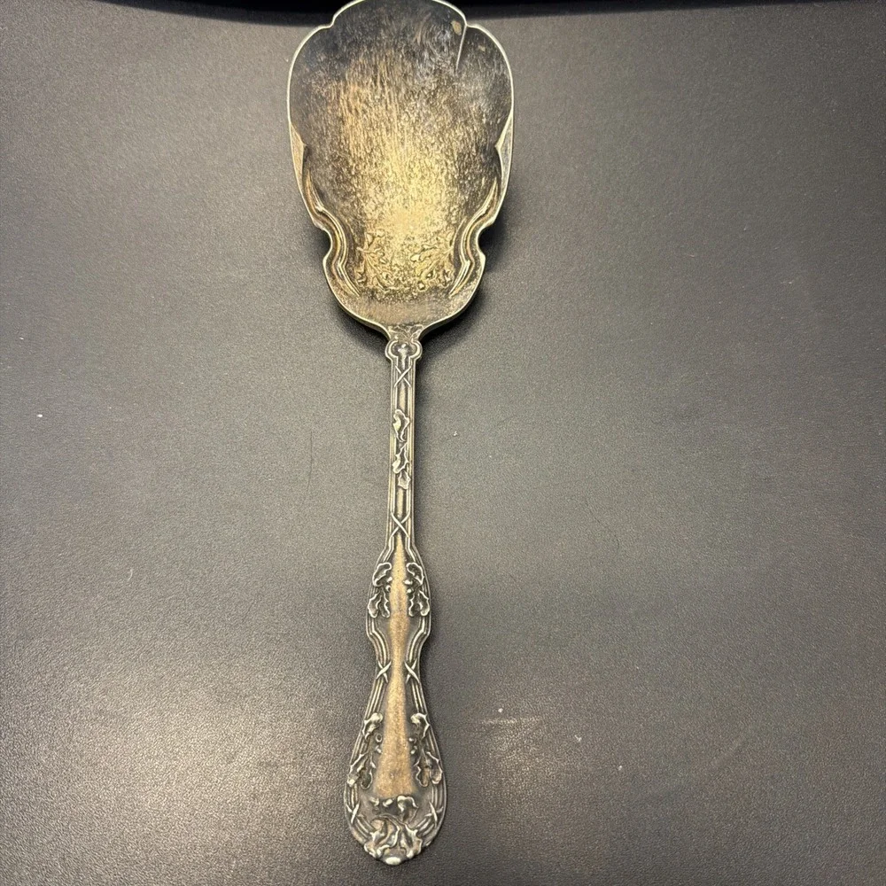 1847 Rogers Bros Charter Oak 1906 Silverplate Berry Serving Spoon